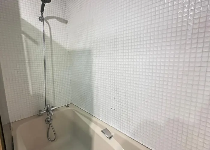 Near Champs-elysées, Facing Parc Monceau Appartamento